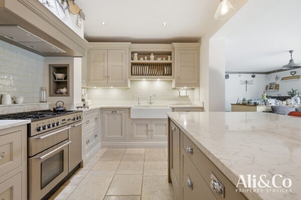 Victoria Avenue, Grays