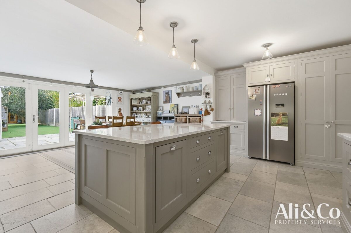 Victoria Avenue, Grays