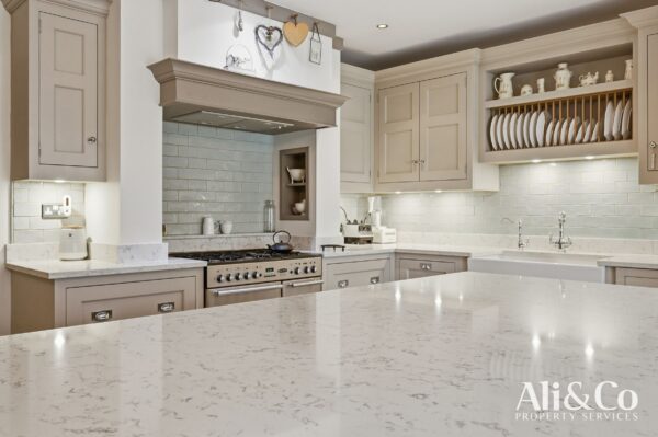 Victoria Avenue, Grays