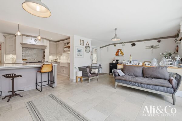 Victoria Avenue, Grays