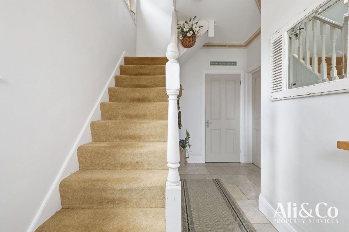 Victoria Avenue, Grays