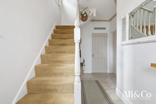 Victoria Avenue, Grays