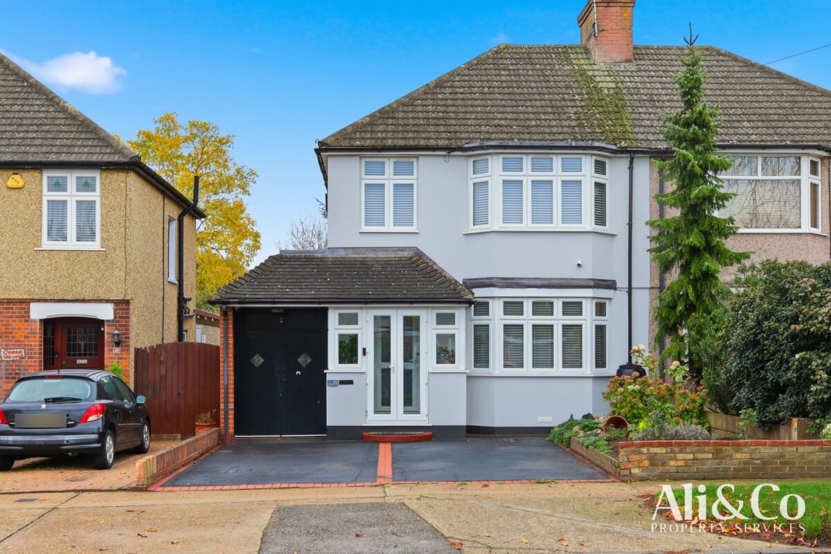 Bradleigh Avenue, Grays