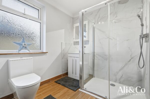 Bradleigh Avenue, Grays