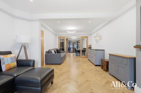 Bradleigh Avenue, Grays