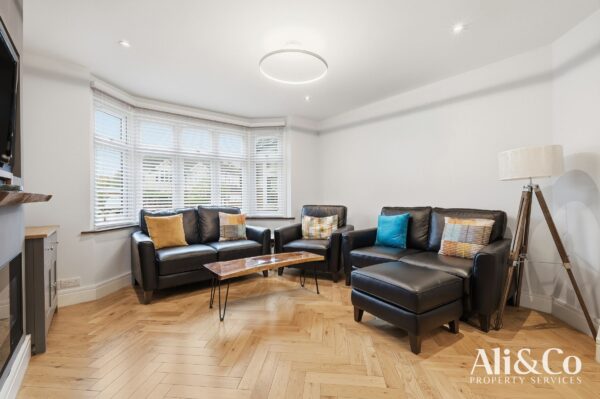 Bradleigh Avenue, Grays