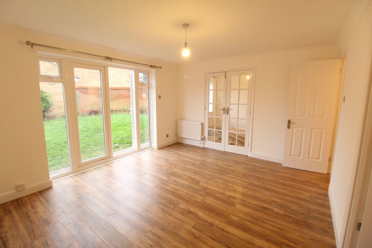 Advice Avenue, Grays