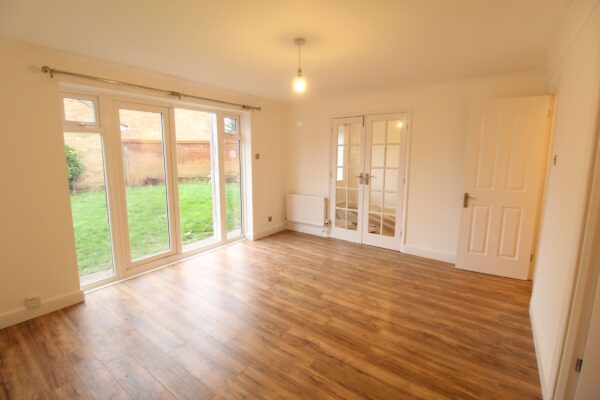 Advice Avenue, Grays