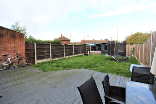 Whitmore Avenue, Grays