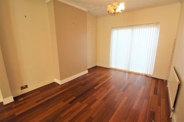 Premier Avenue, Grays