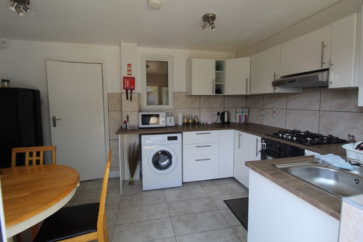 Lake Gardens, Dagenham