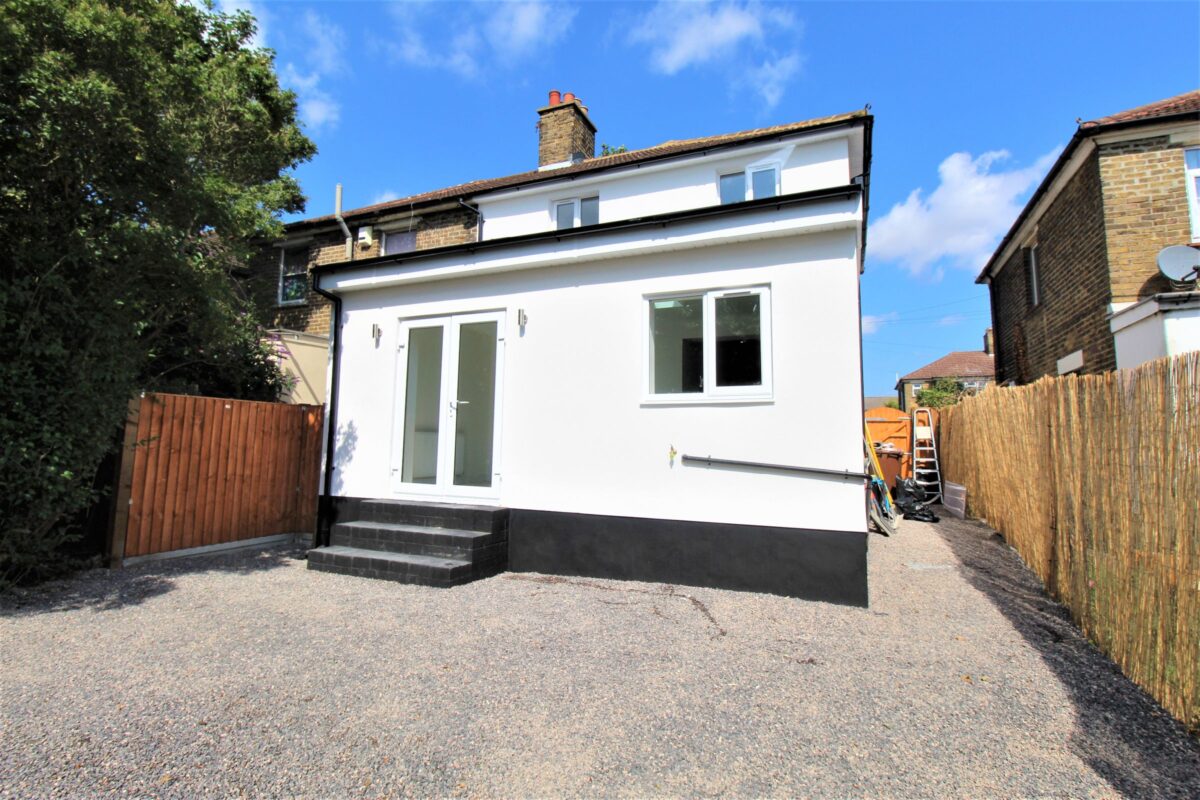 Hall Road, Aveley, South Ockendon