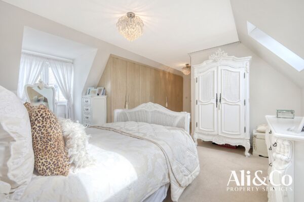 Founes Drive, Chafford Hundred Essex