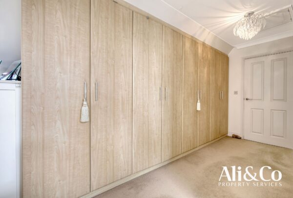 Founes Drive, Chafford Hundred Essex