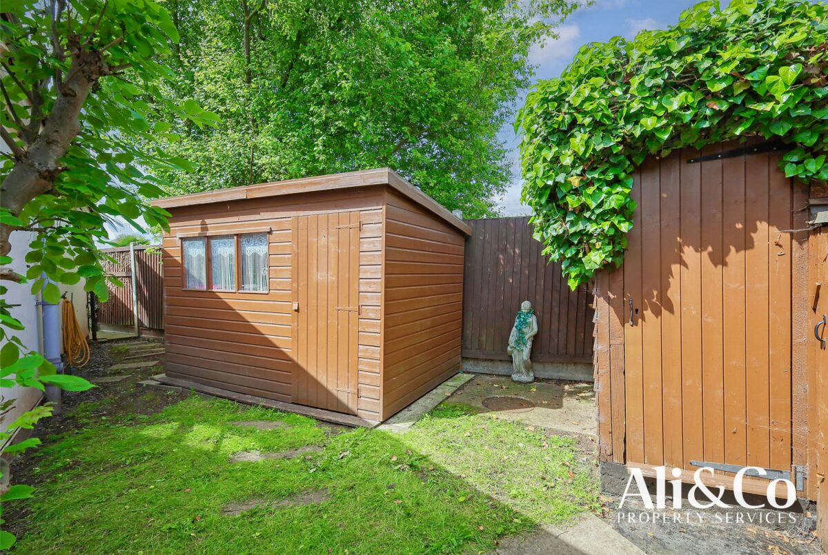 Evergreen, Dell Road, Grays