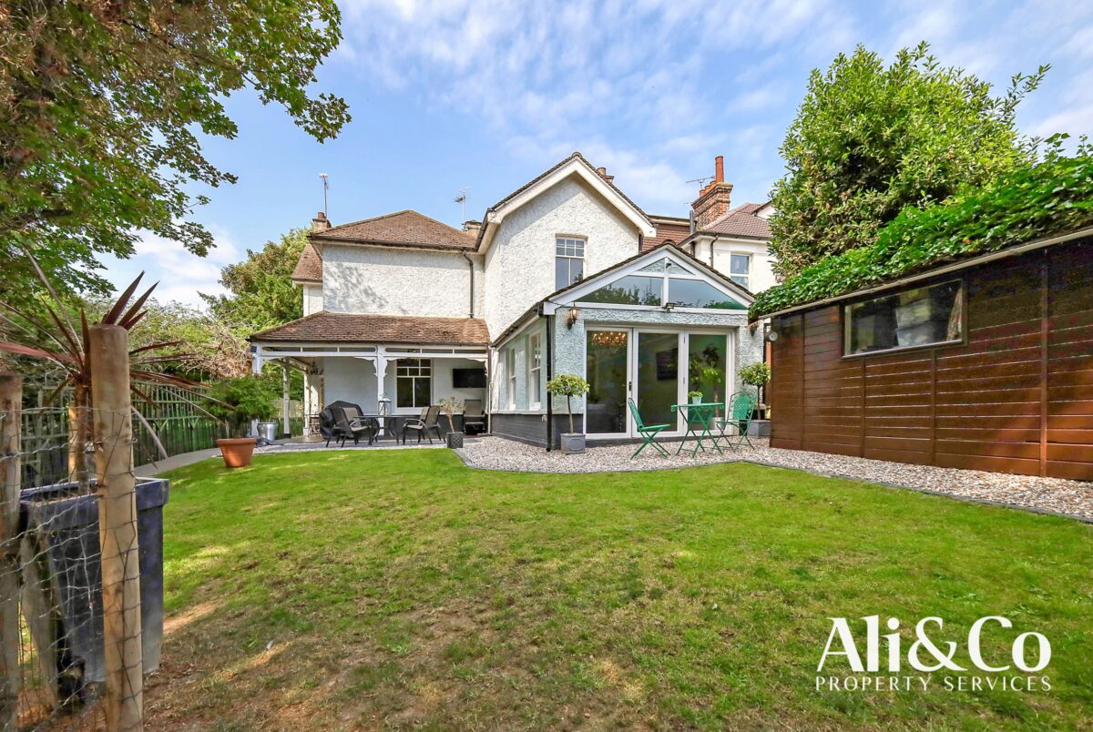 Park House, Park View Gardens, Grays