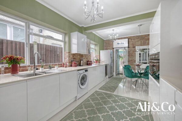 Park House, Park View Gardens, Grays