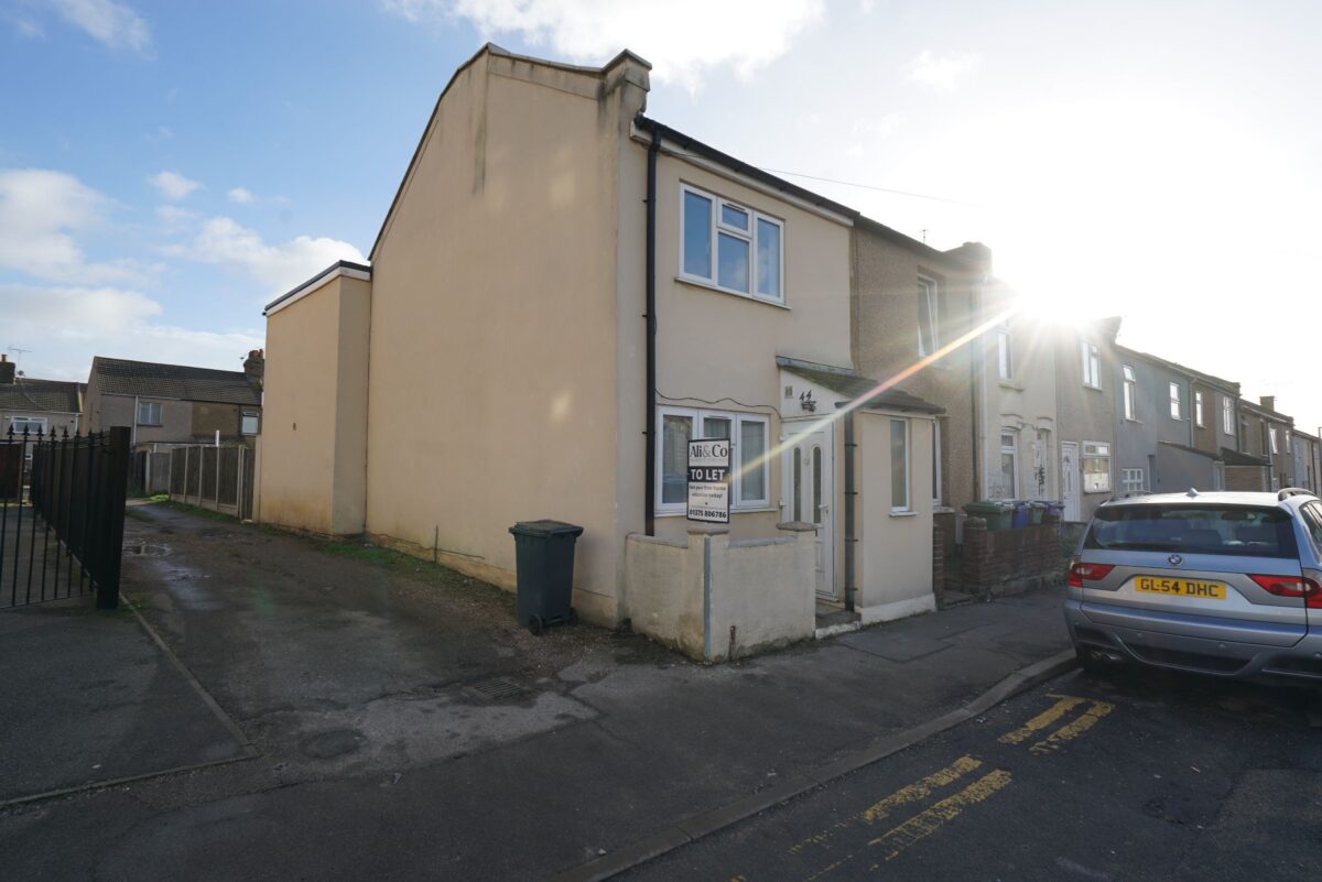 Gipsy Lane, Grays