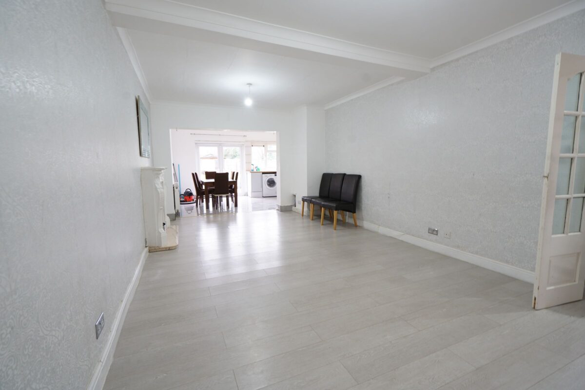 Premier Avenue, Grays