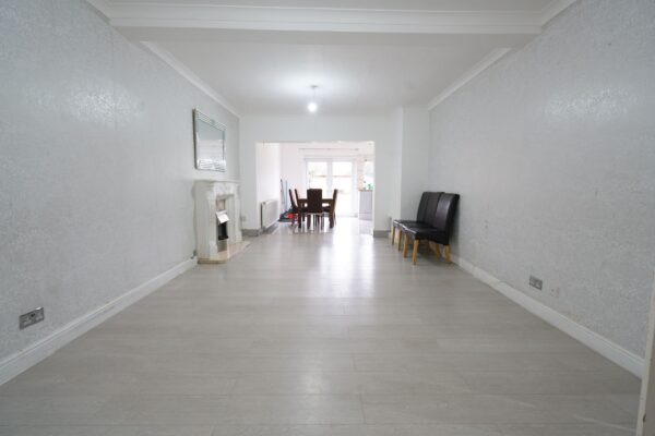 Premier Avenue, Grays