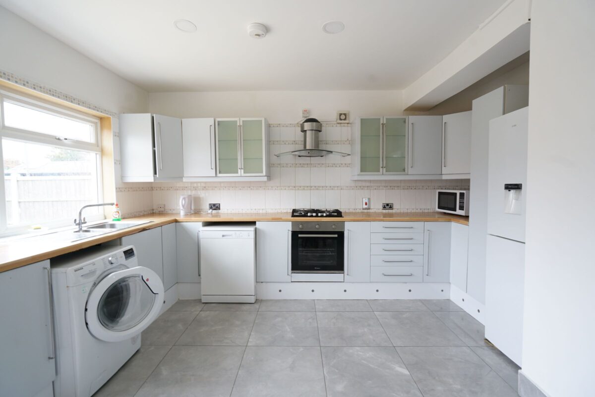 Premier Avenue, Grays