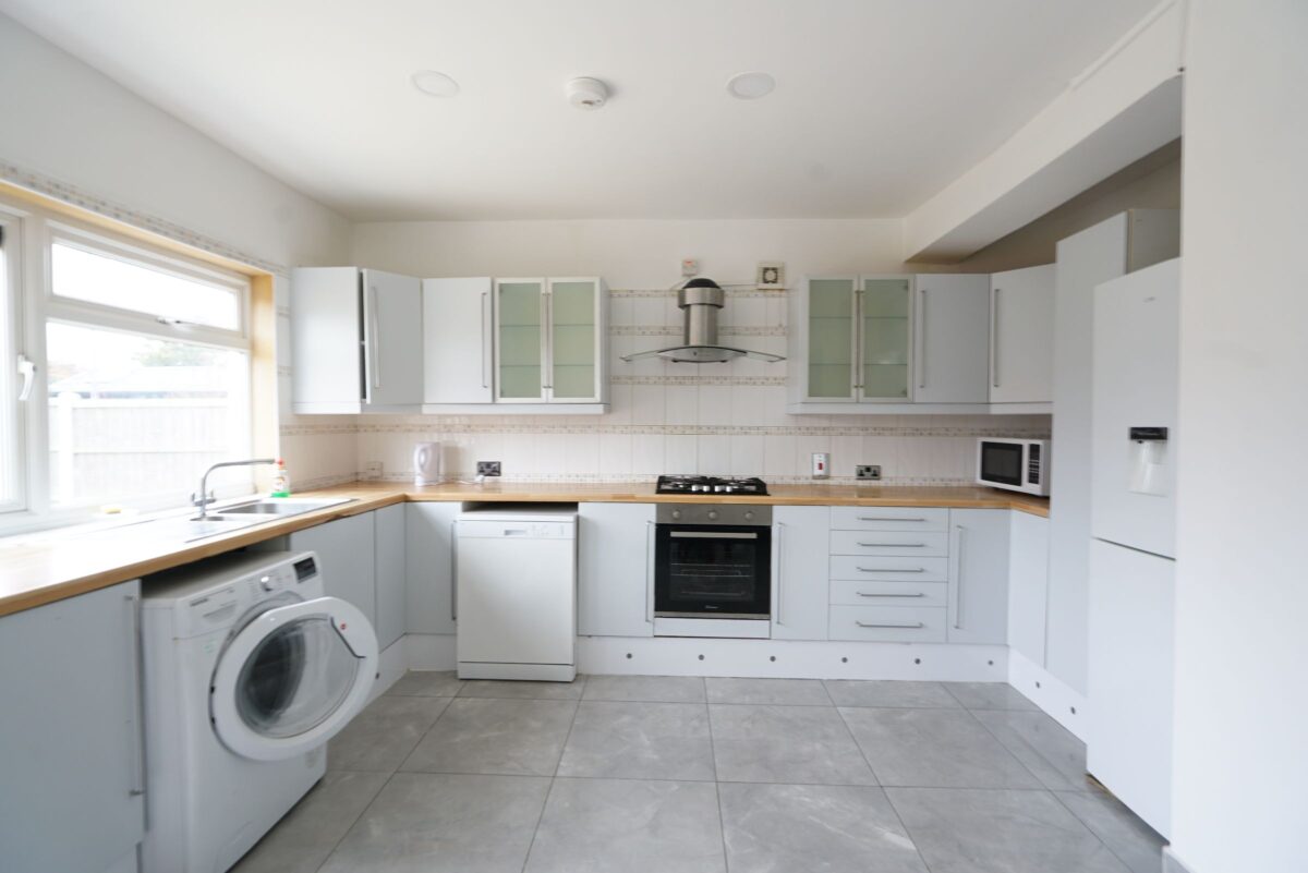 Premier Avenue, Grays