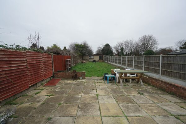 Premier Avenue, Grays