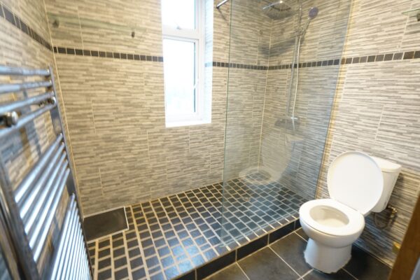 Premier Avenue, Grays