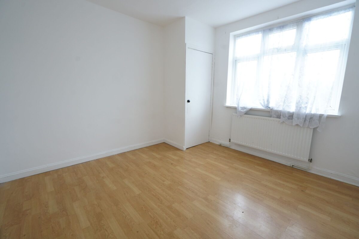 Premier Avenue, Grays