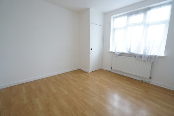 Premier Avenue, Grays