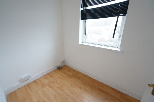 Premier Avenue, Grays