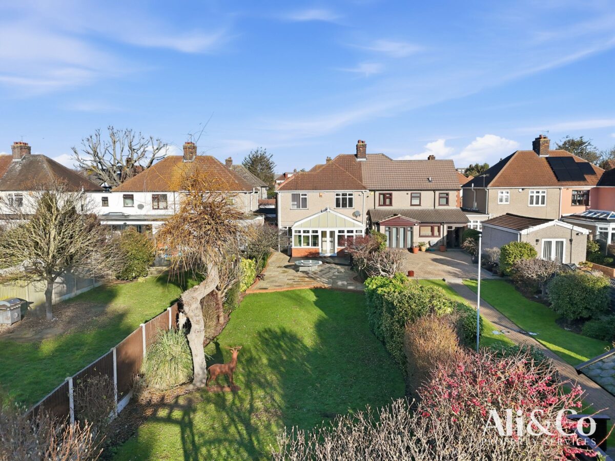 Tennyson Avenue, Grays