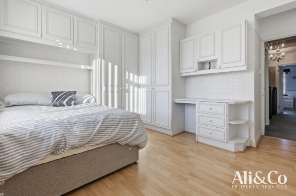 Tennyson Avenue, Grays