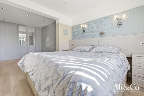 Tennyson Avenue, Grays