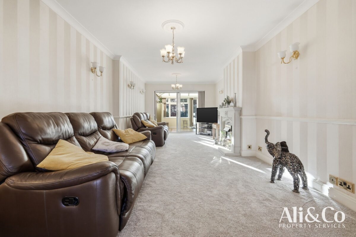 Tennyson Avenue, Grays