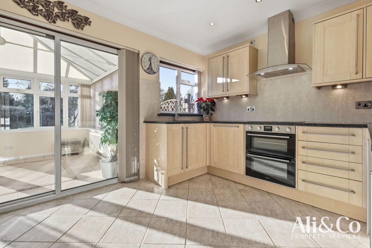 Tennyson Avenue, Grays