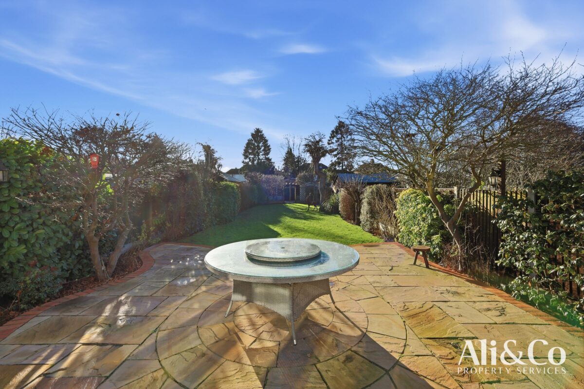 Tennyson Avenue, Grays