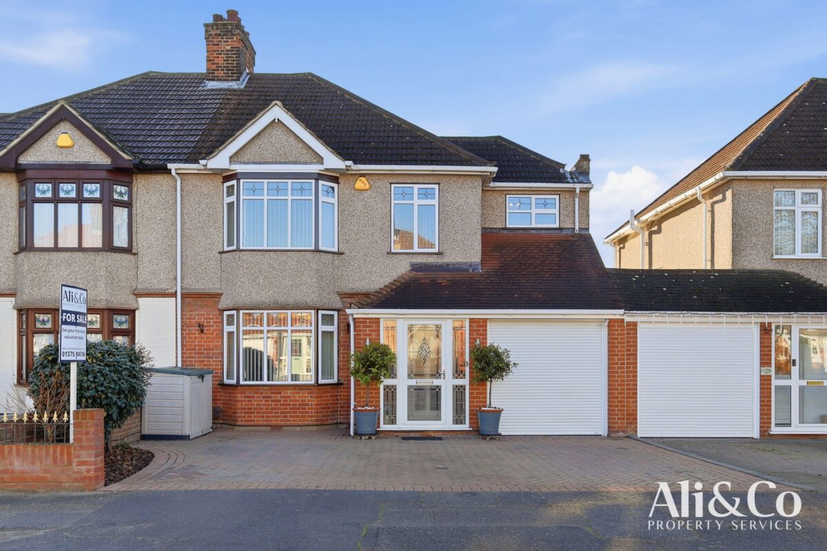 Tennyson Avenue, Grays