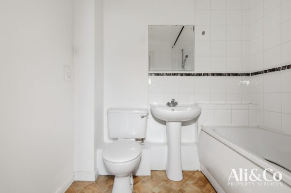 Rawlyn Close, Chafford Hundred