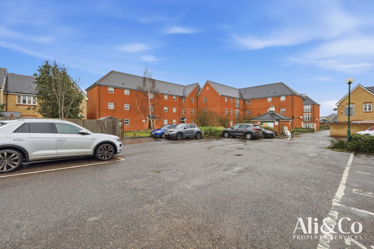 Rawlyn Close, Chafford Hundred