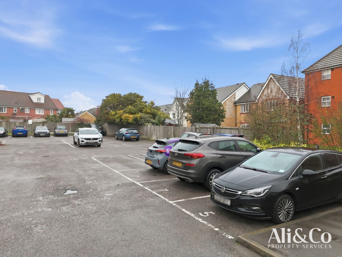 Rawlyn Close, Chafford Hundred