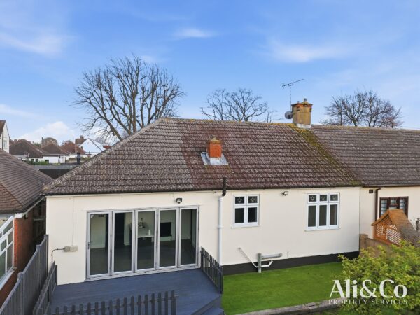 Connaught Avenue, Grays