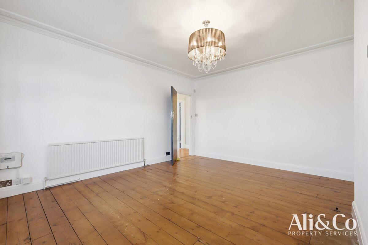 Connaught Avenue, Grays