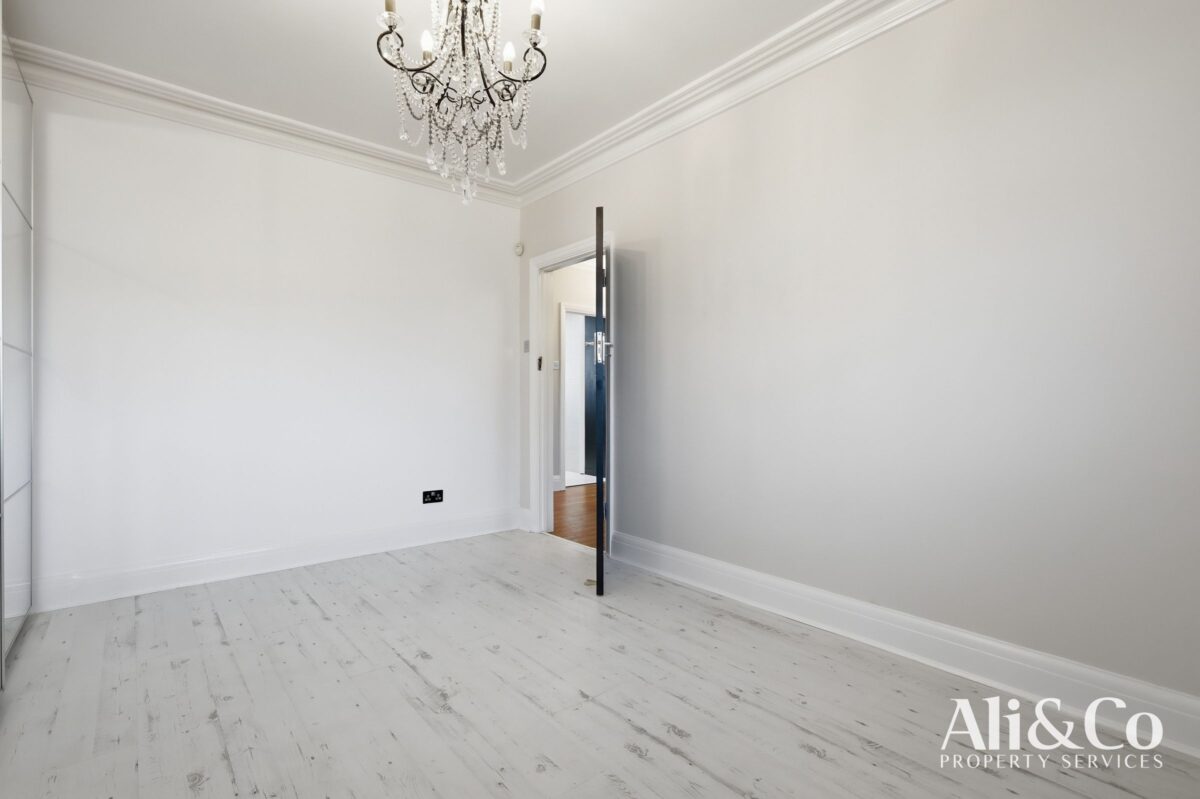 Connaught Avenue, Grays