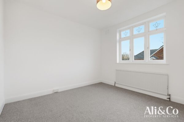 Connaught Avenue, Grays