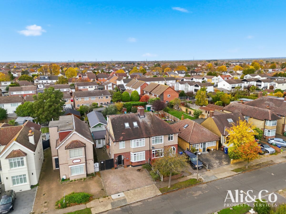 Victoria Avenue, Grays