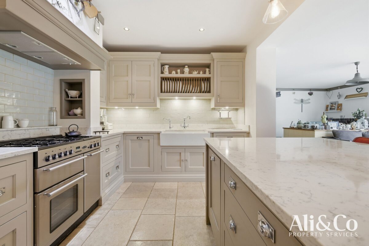 Victoria Avenue, Grays