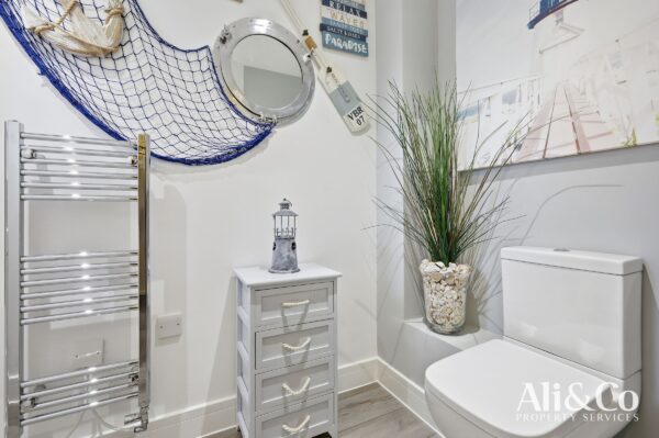 Schoolfield Road, Grays