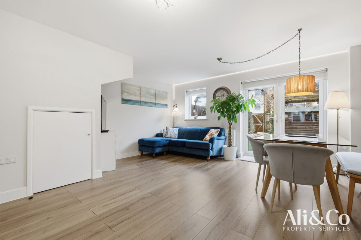 Schoolfield Road, Grays