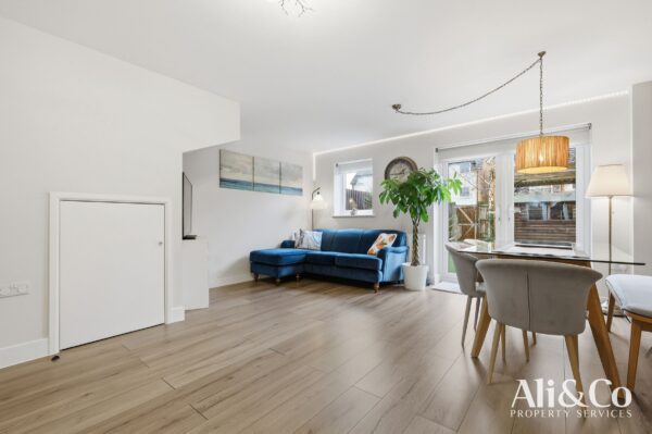 Schoolfield Road, Grays